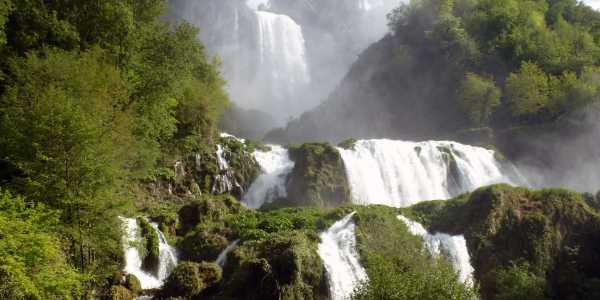 A land blessed by the water:   Marmore   Waterfall   and   Piediluco   Lake